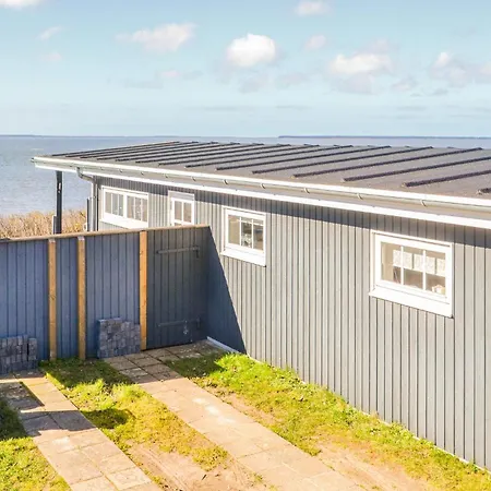 Stunning In V With Kitchen Holiday home